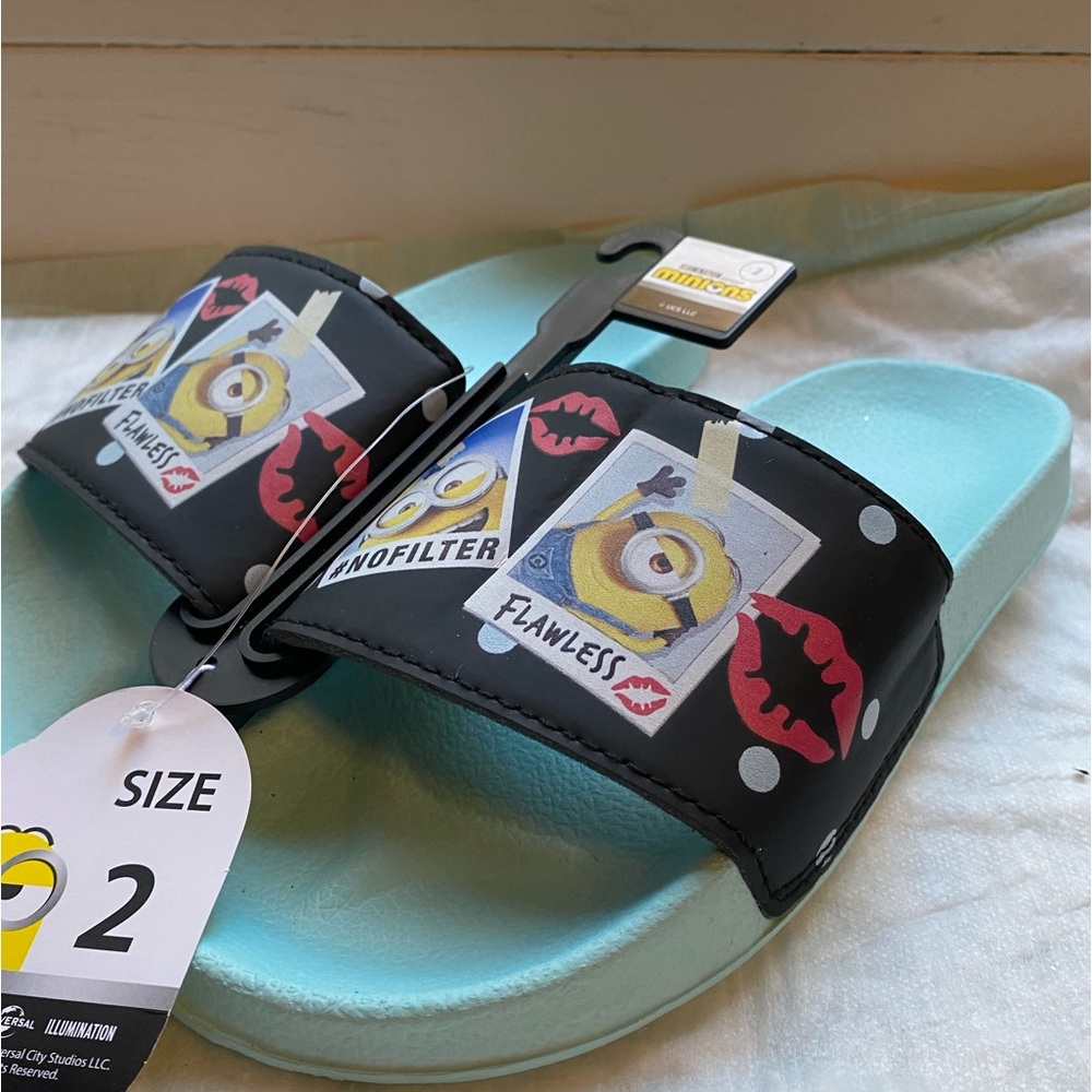 MINIONS SLIDES SANDALS - Picture 4 of 15